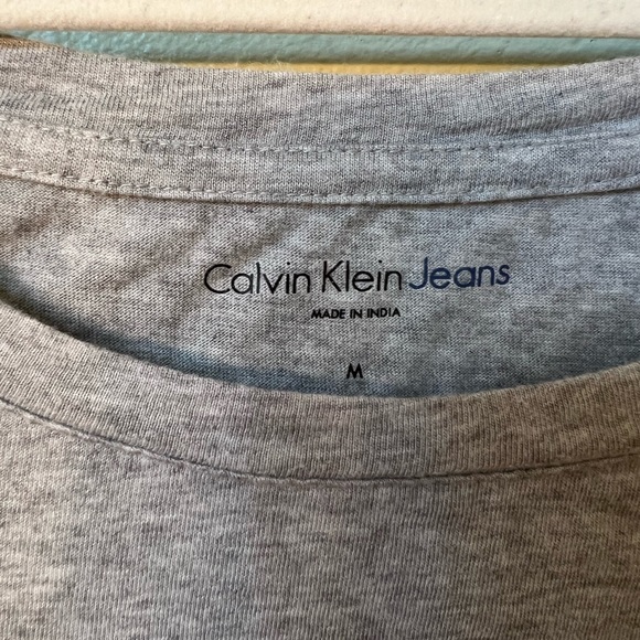 Calvin Kline Tee - Picture 3 of 3